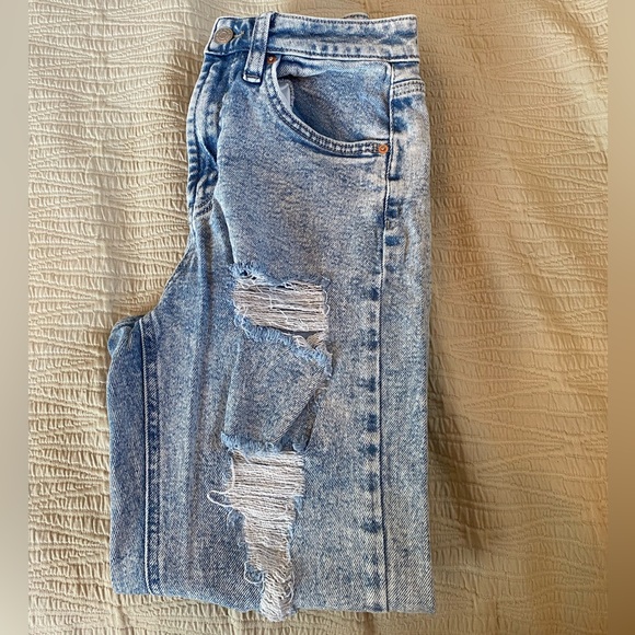 Ripped jeans - Picture 1 of 5